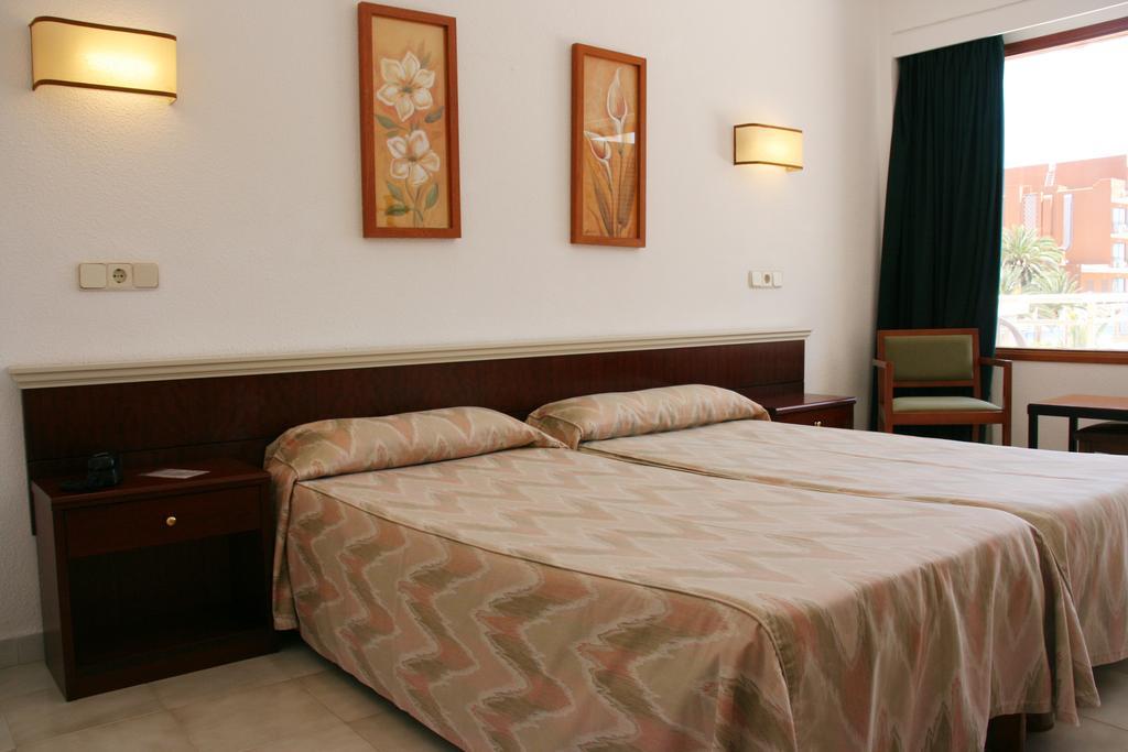 Hotel La Nina Cala Millor  Kamer foto